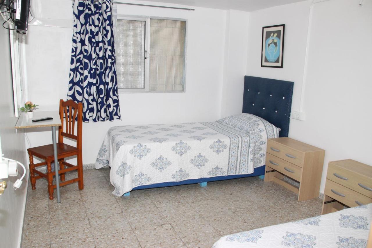 Pension La Lambra Azul Alicante Exterior foto